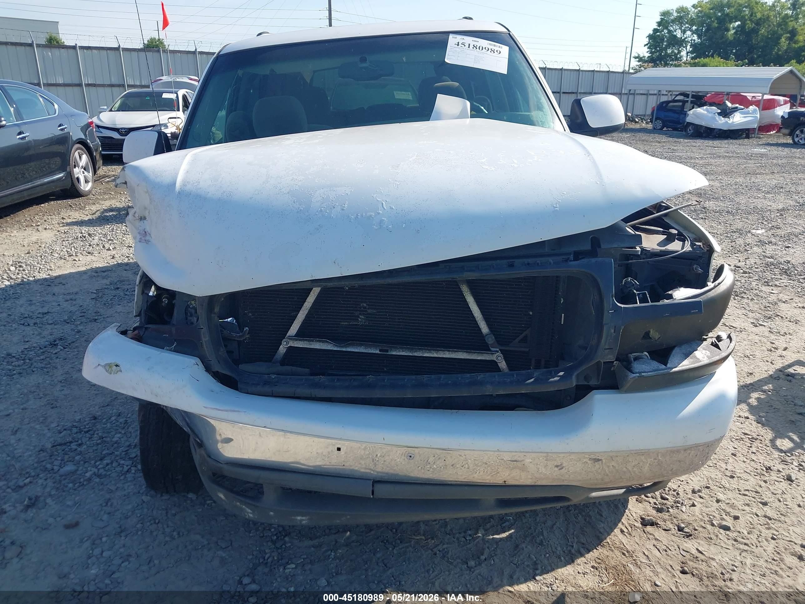 2004 Gmc Yukon Sle White vin: 1GKEC13V54R195352