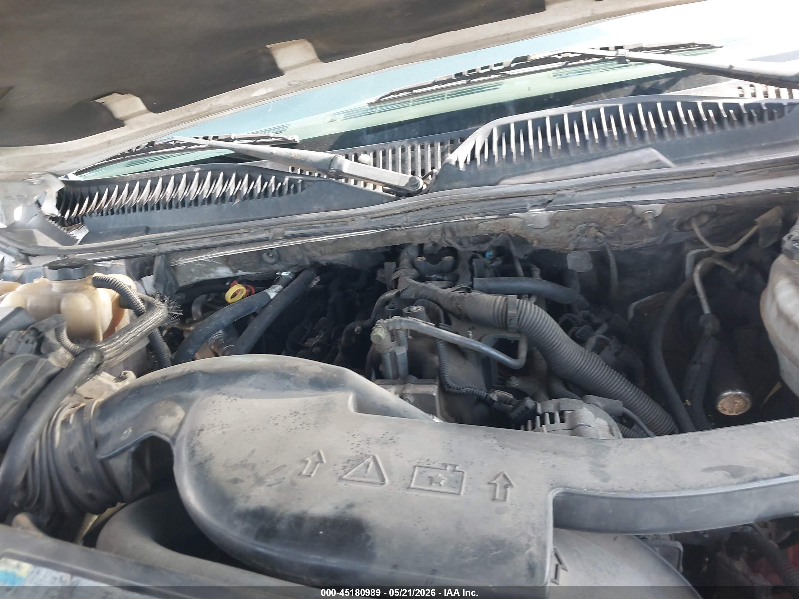 2004 Gmc Yukon Sle White vin: 1GKEC13V54R195352