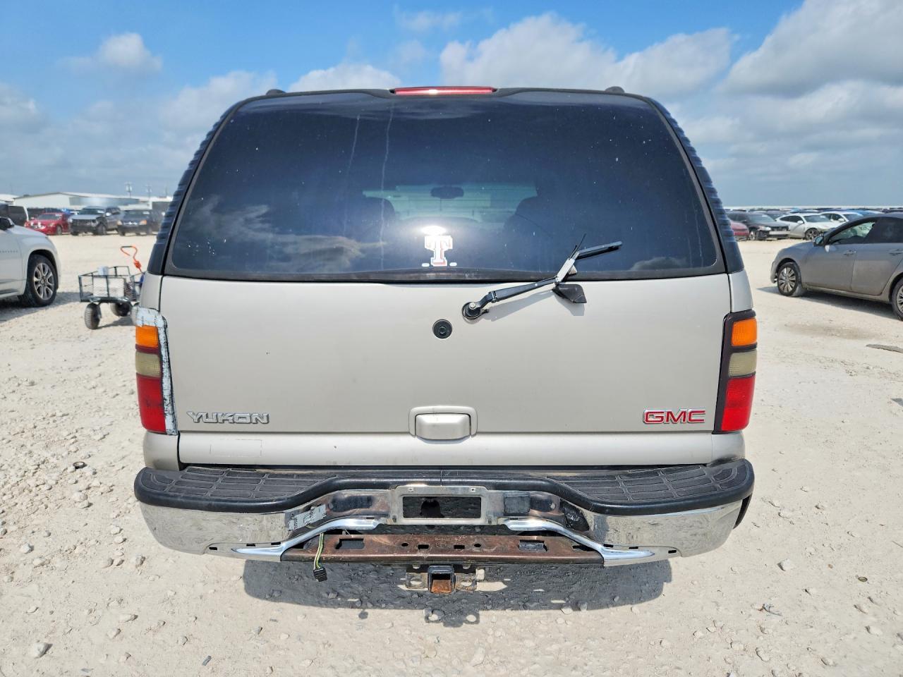 2005 Gmc Yukon Tan vin: 1GKEC13V65R232877