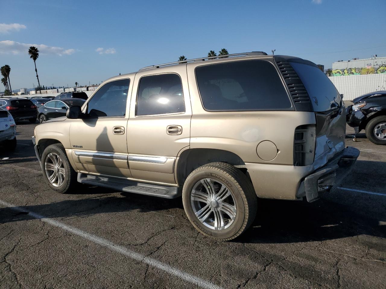 2005 Gmc Yukon Tan vin: 1GKEC13V85R257912
