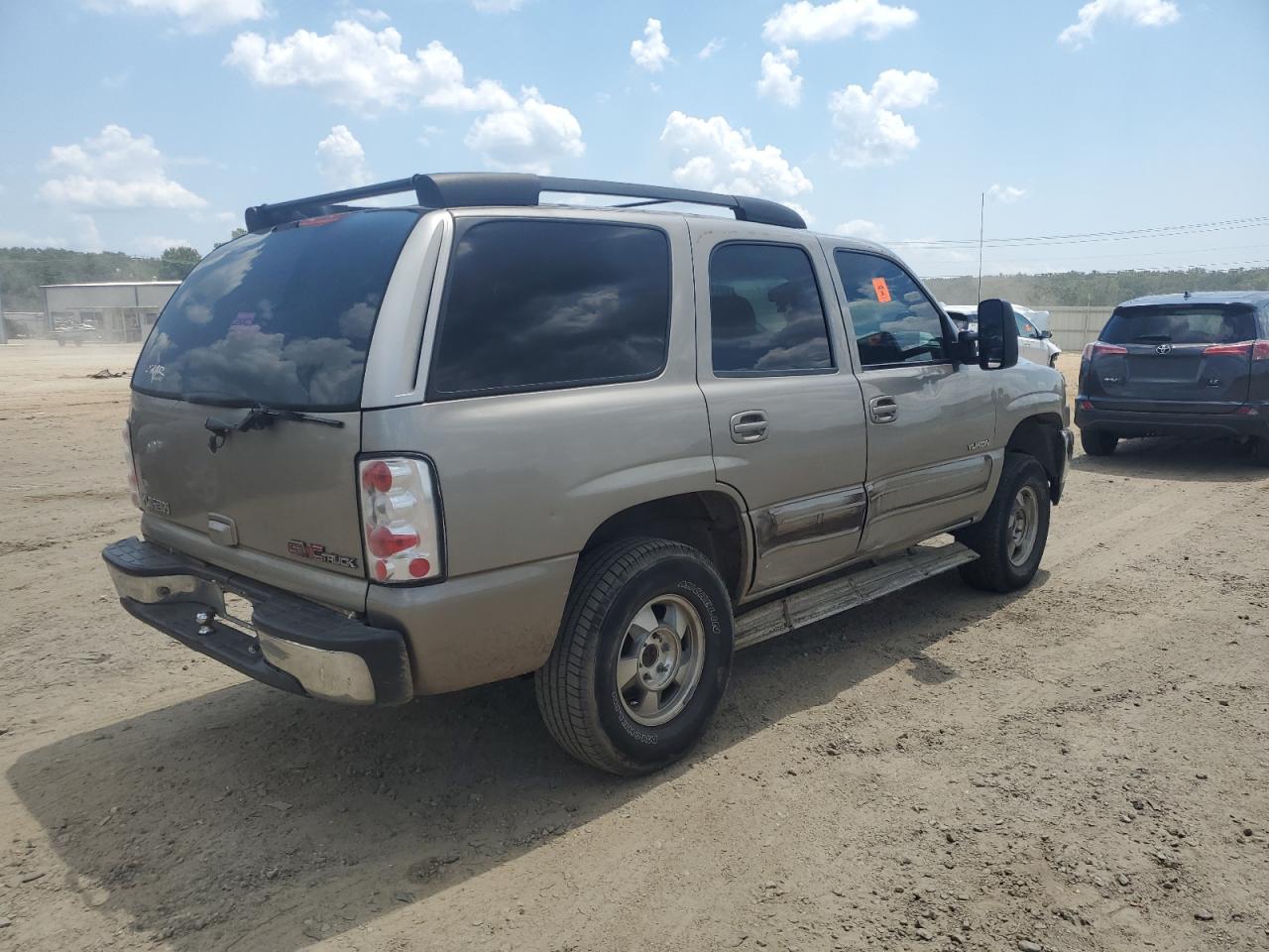 2002 Gmc Yukon Tan vin: 1GKEC13V92R291563