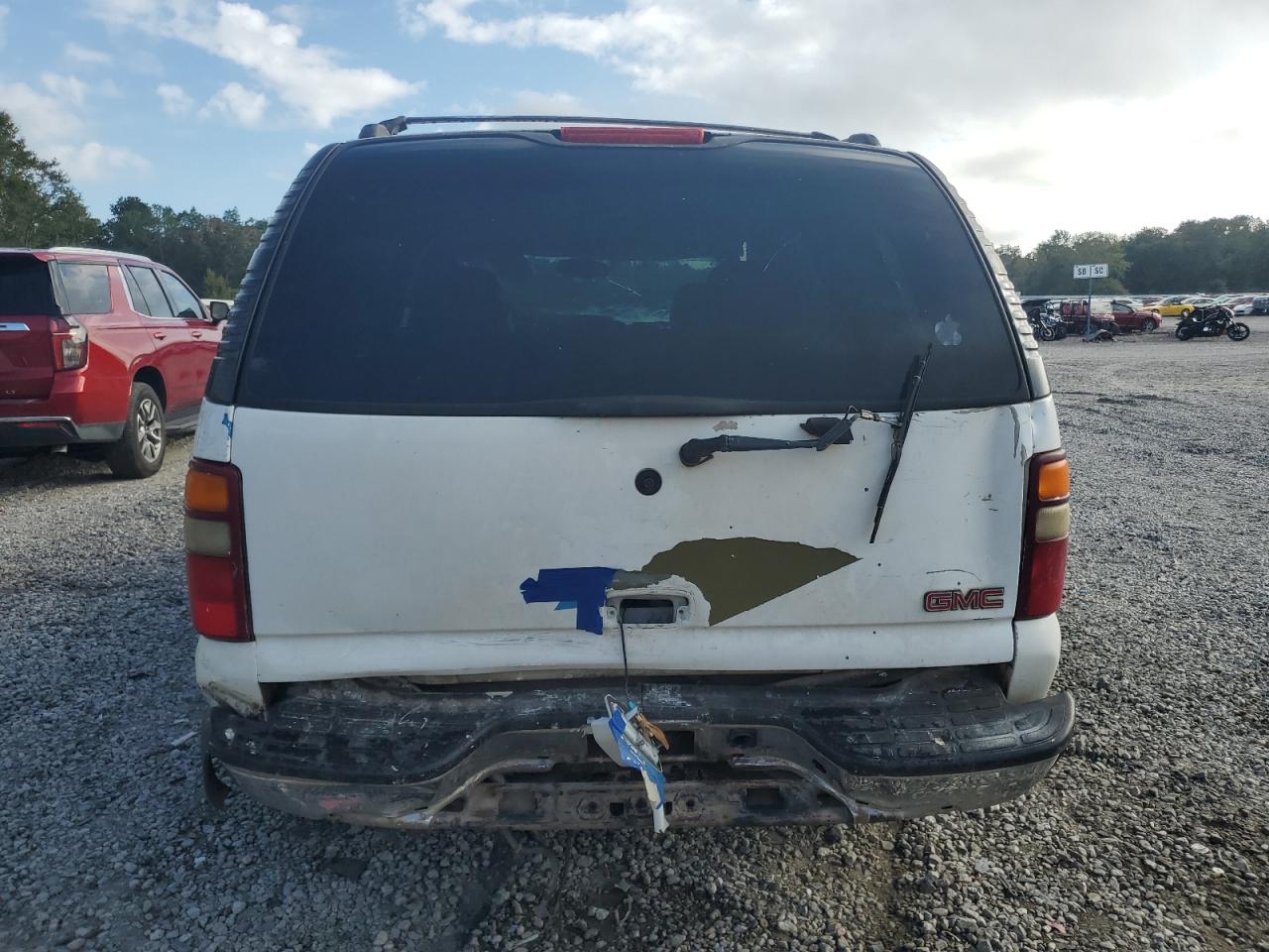 2003 Gmc Yukon White vin: 1GKEC13Z03R143547