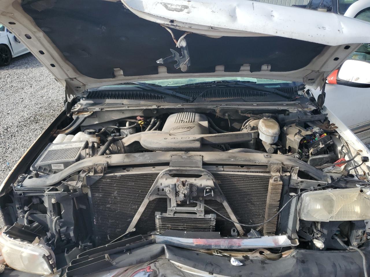 2003 Gmc Yukon White vin: 1GKEC13Z03R143547