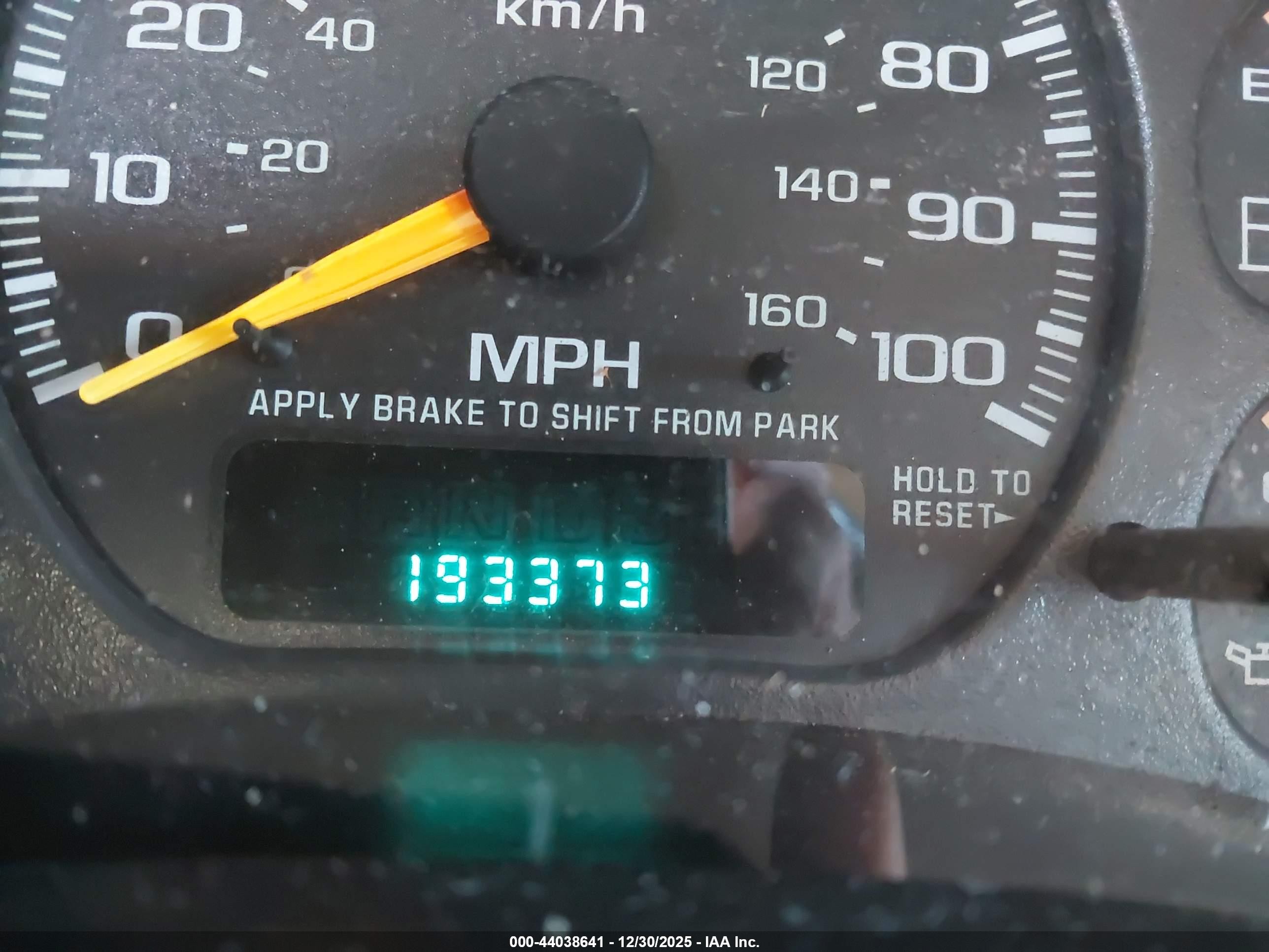 2002 Gmc Yukon Slt White vin: 1GKEC13Z32J288773