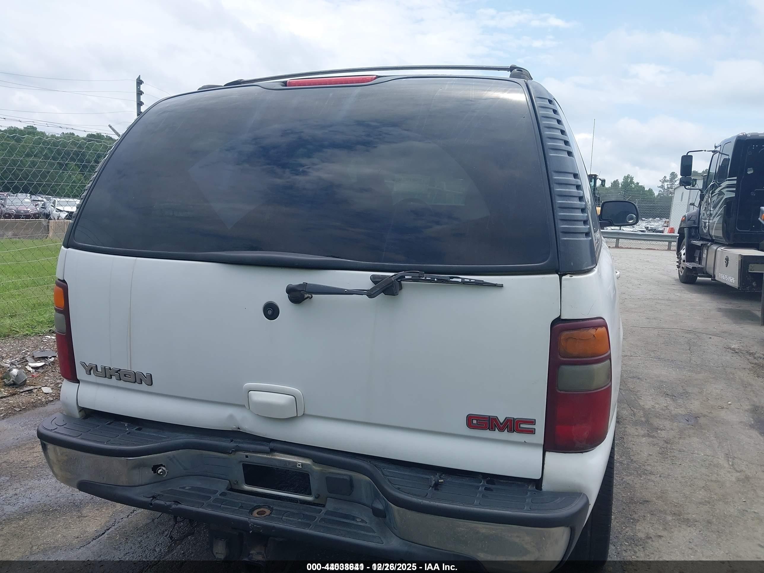 2002 Gmc Yukon Slt White vin: 1GKEC13Z32J288773