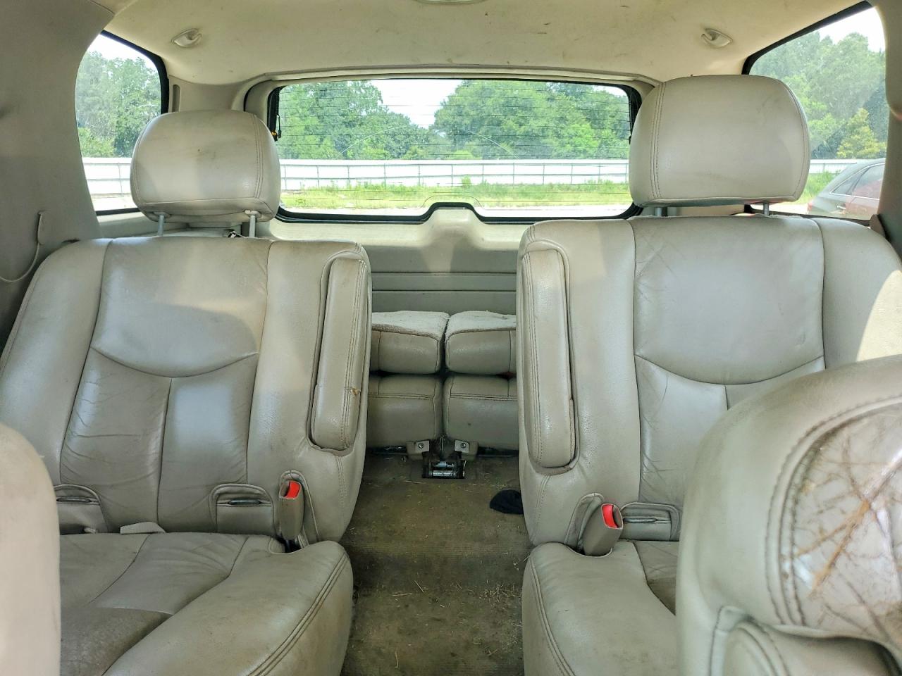 2004 Gmc Yukon White vin: 1GKEC13Z34R263831