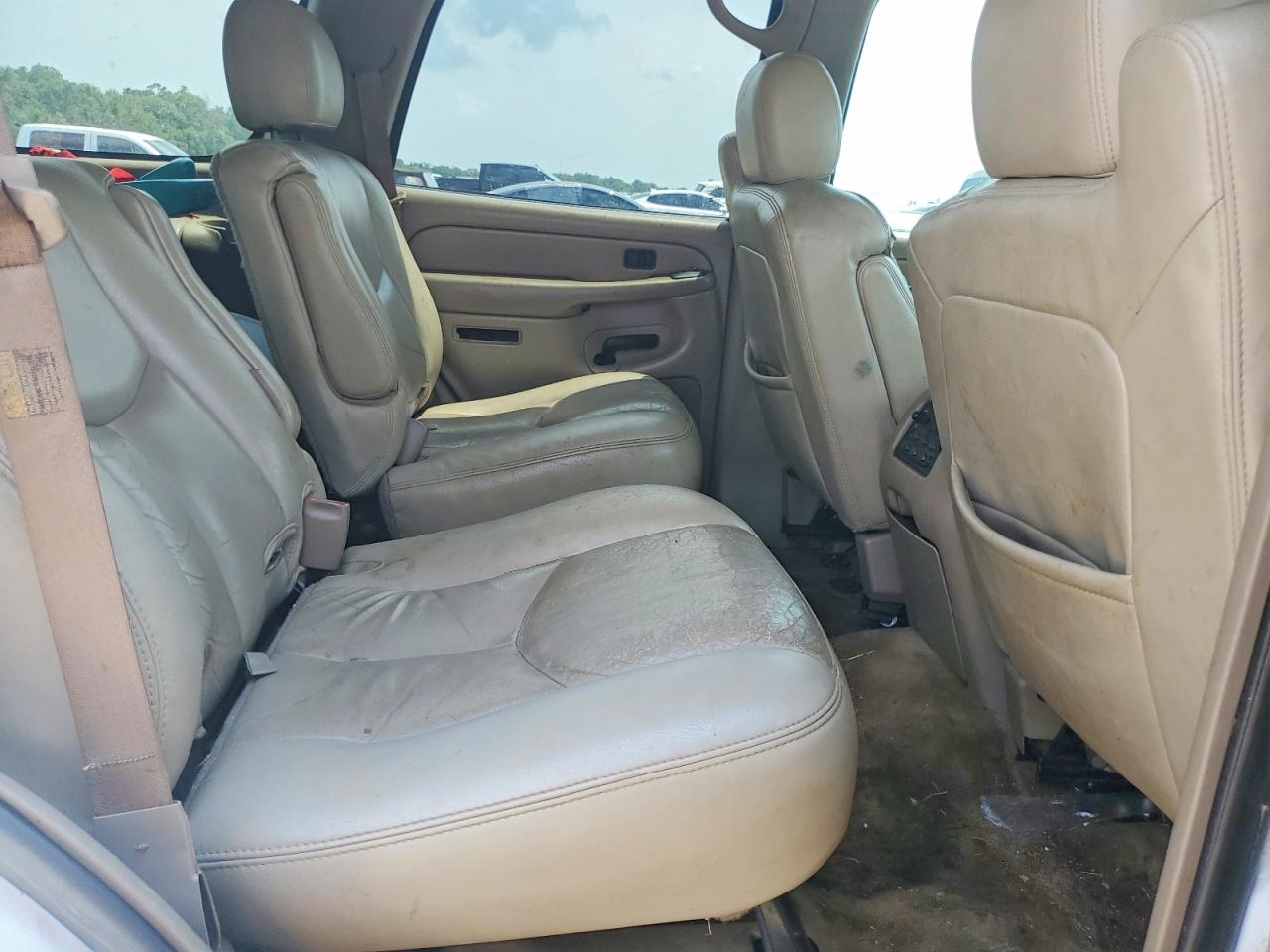 2004 Gmc Yukon White vin: 1GKEC13Z34R263831