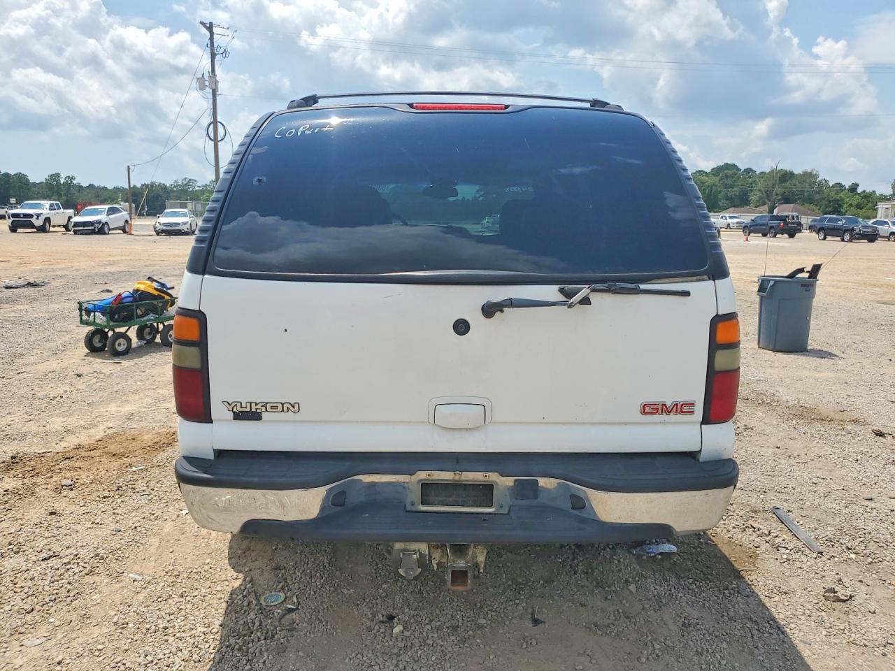 2004 Gmc Yukon White vin: 1GKEC13Z34R263831