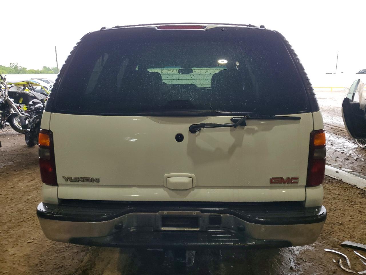 2003 Gmc Yukon White vin: 1GKEC13Z43J337478