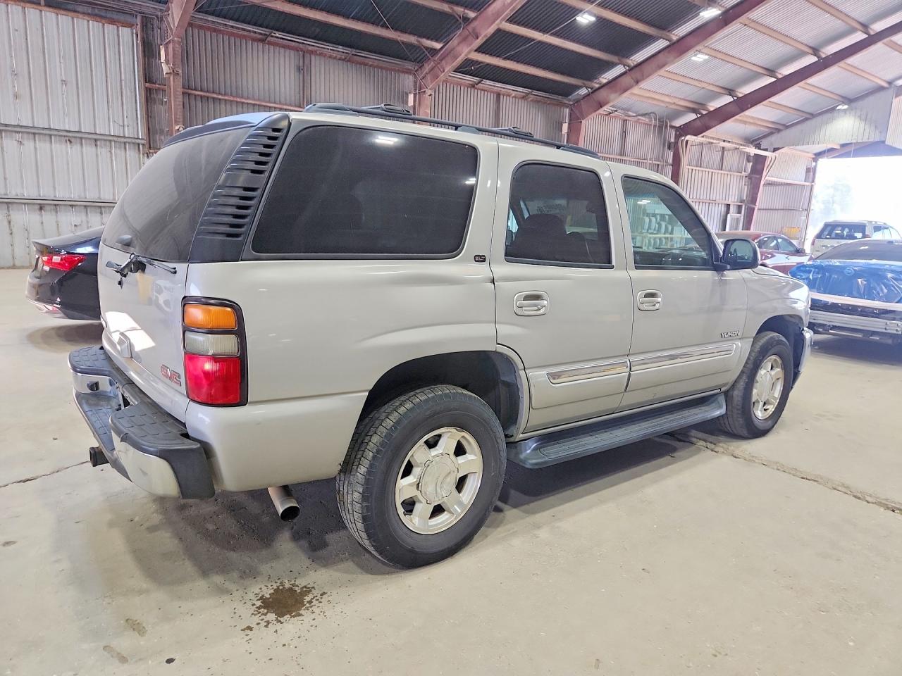2006 Gmc Yukon Silver vin: 1GKEC13Z66J118753