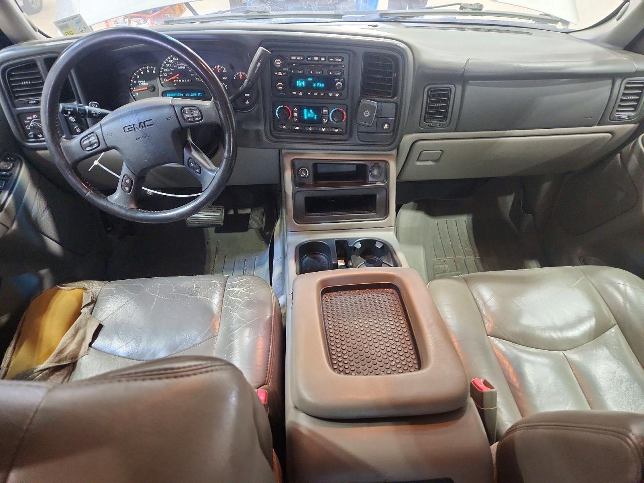2006 Gmc Yukon Silver vin: 1GKEC13Z66J118753