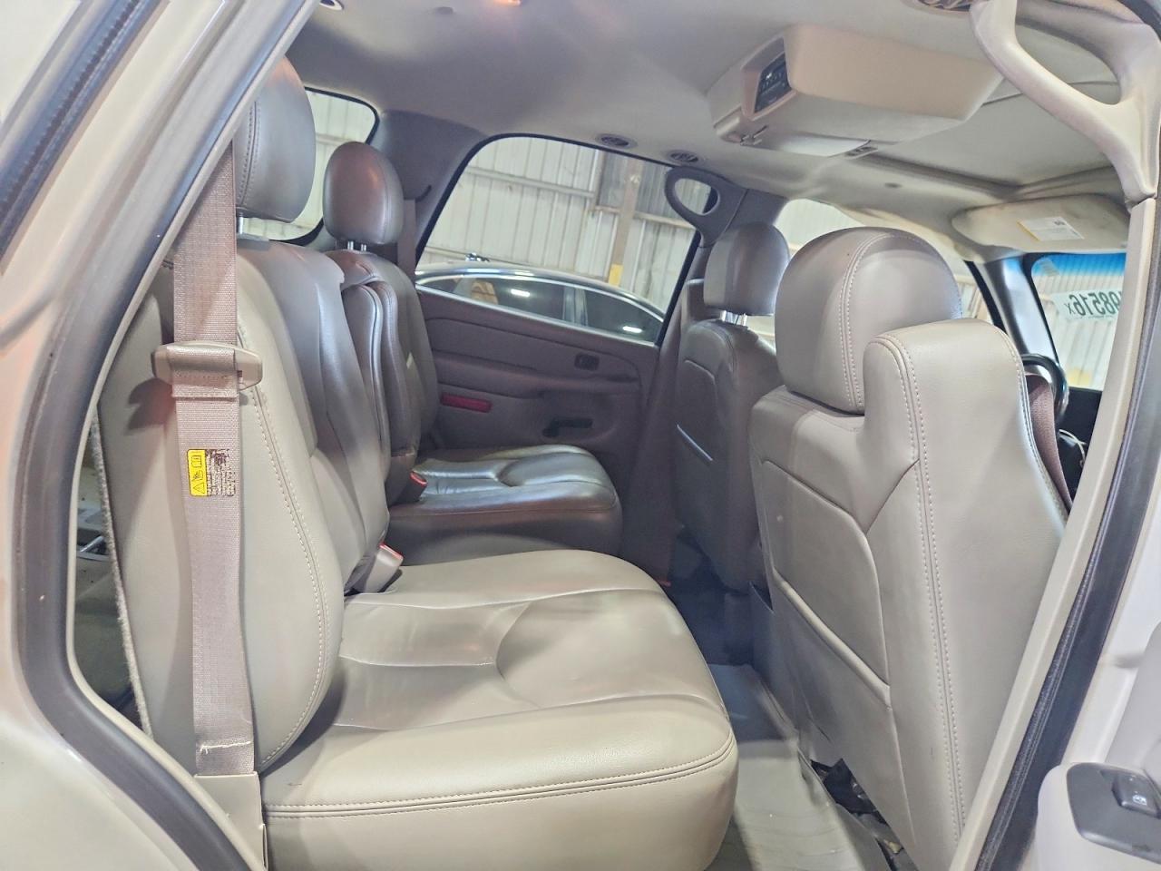 2006 Gmc Yukon Silver vin: 1GKEC13Z66J118753