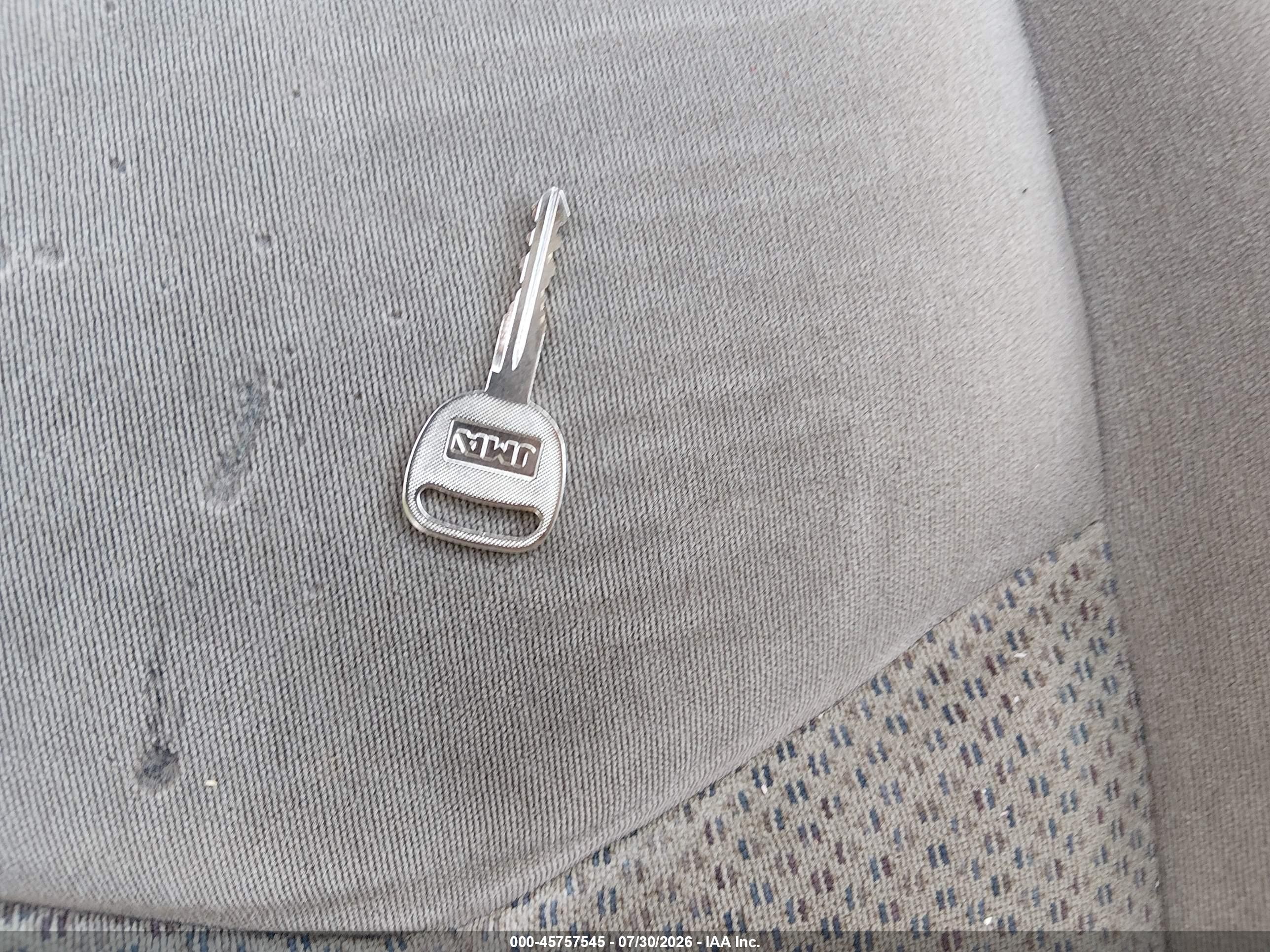 2004 Gmc Yukon Sle White vin: 1GKEC13Z84J211190