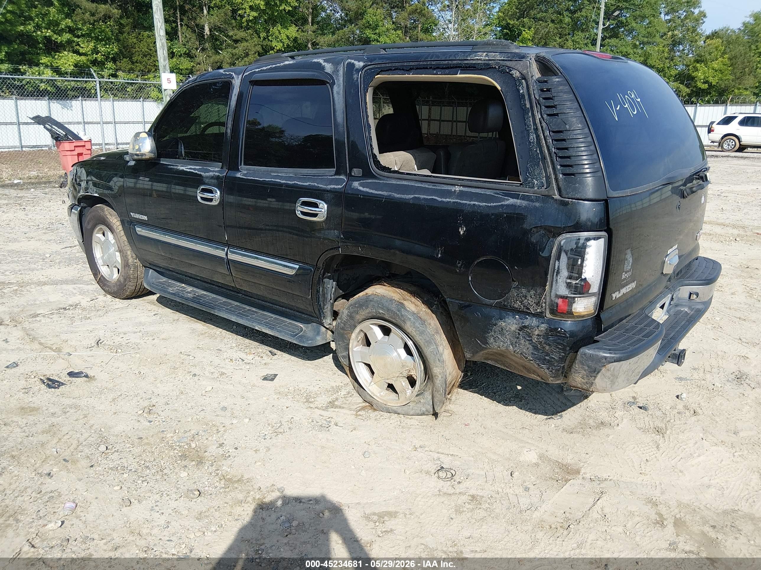 2004 Gmc Yukon Slt Black vin: 1GKEC13ZX4J134094