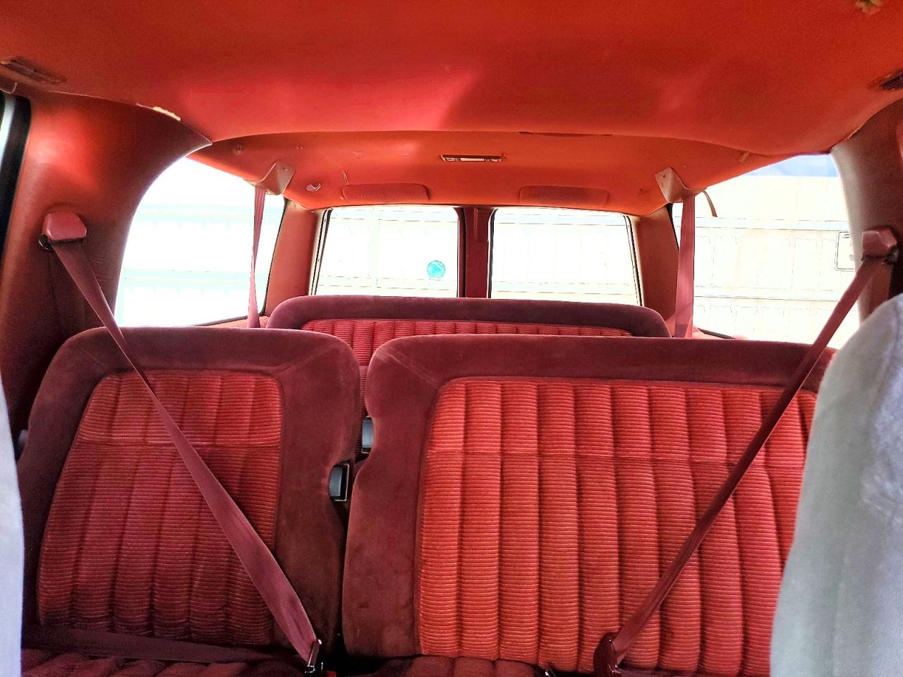 1992 Gmc Suburban C1500 Серый vin: 1GKEC16K2NJ728713