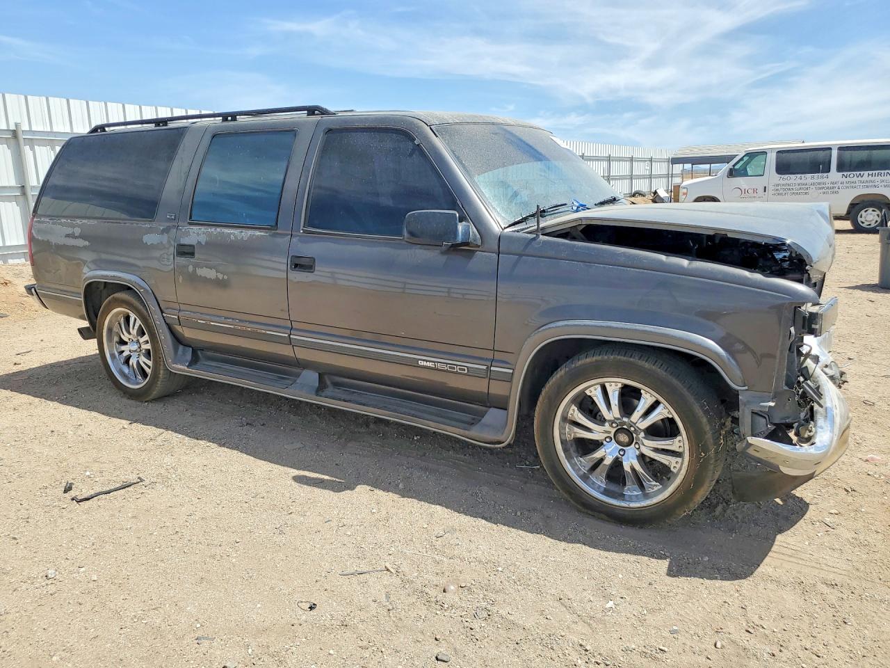 1992 Gmc Suburban C1500 Серый vin: 1GKEC16K2NJ728713