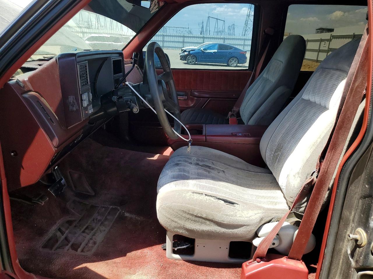 1992 Gmc Suburban C1500 Серый vin: 1GKEC16K2NJ728713