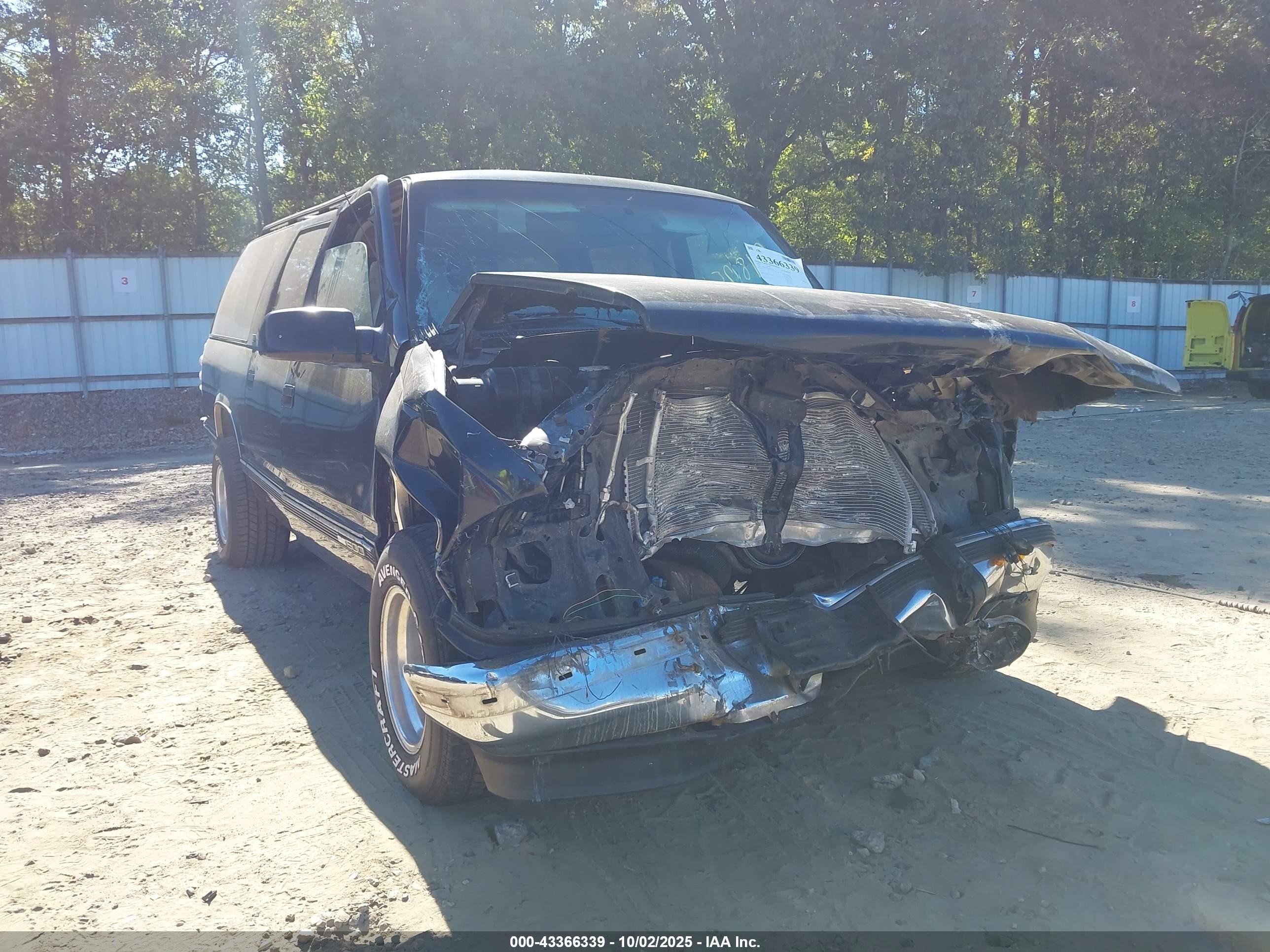 1992 Gmc Suburban C1500 Black vin: 1GKEC16K5NJ722470