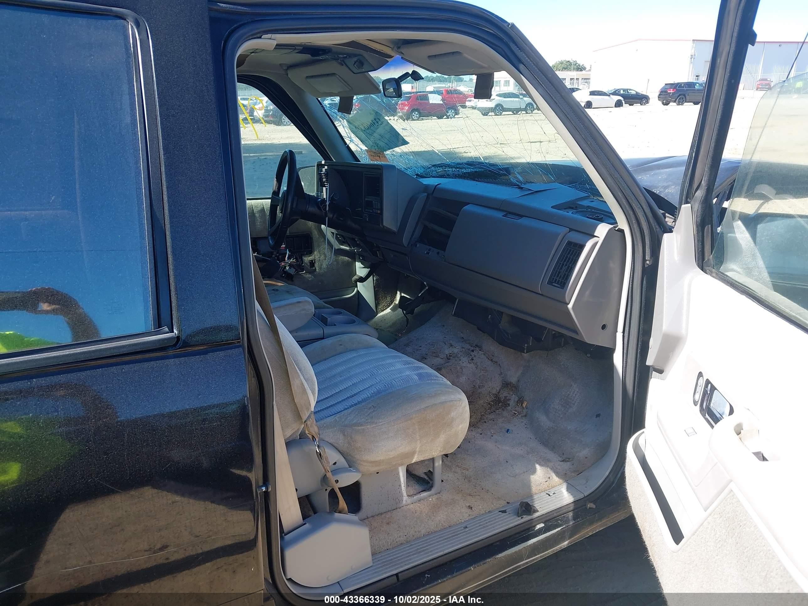 1992 Gmc Suburban C1500 Black vin: 1GKEC16K5NJ722470