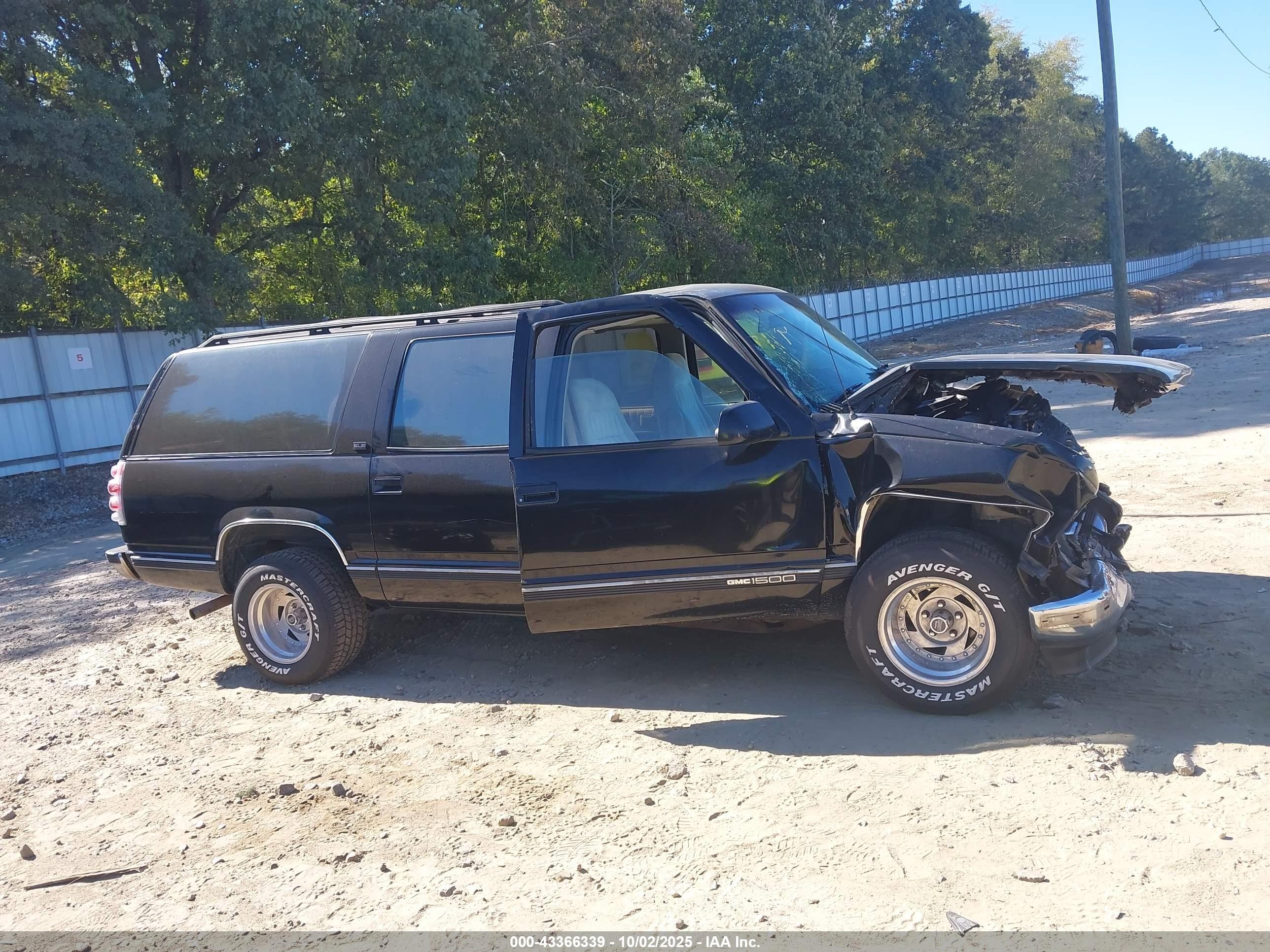 1992 Gmc Suburban C1500 Black vin: 1GKEC16K5NJ722470