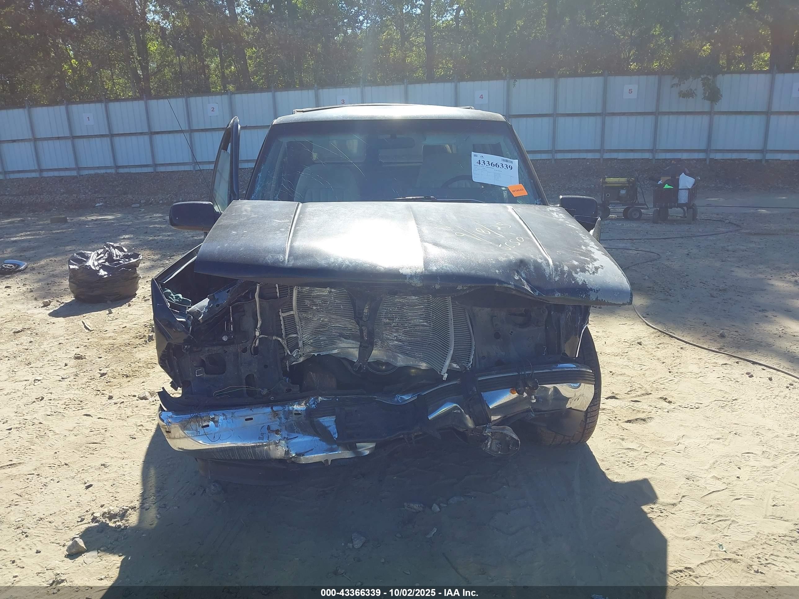 1992 Gmc Suburban C1500 Black vin: 1GKEC16K5NJ722470