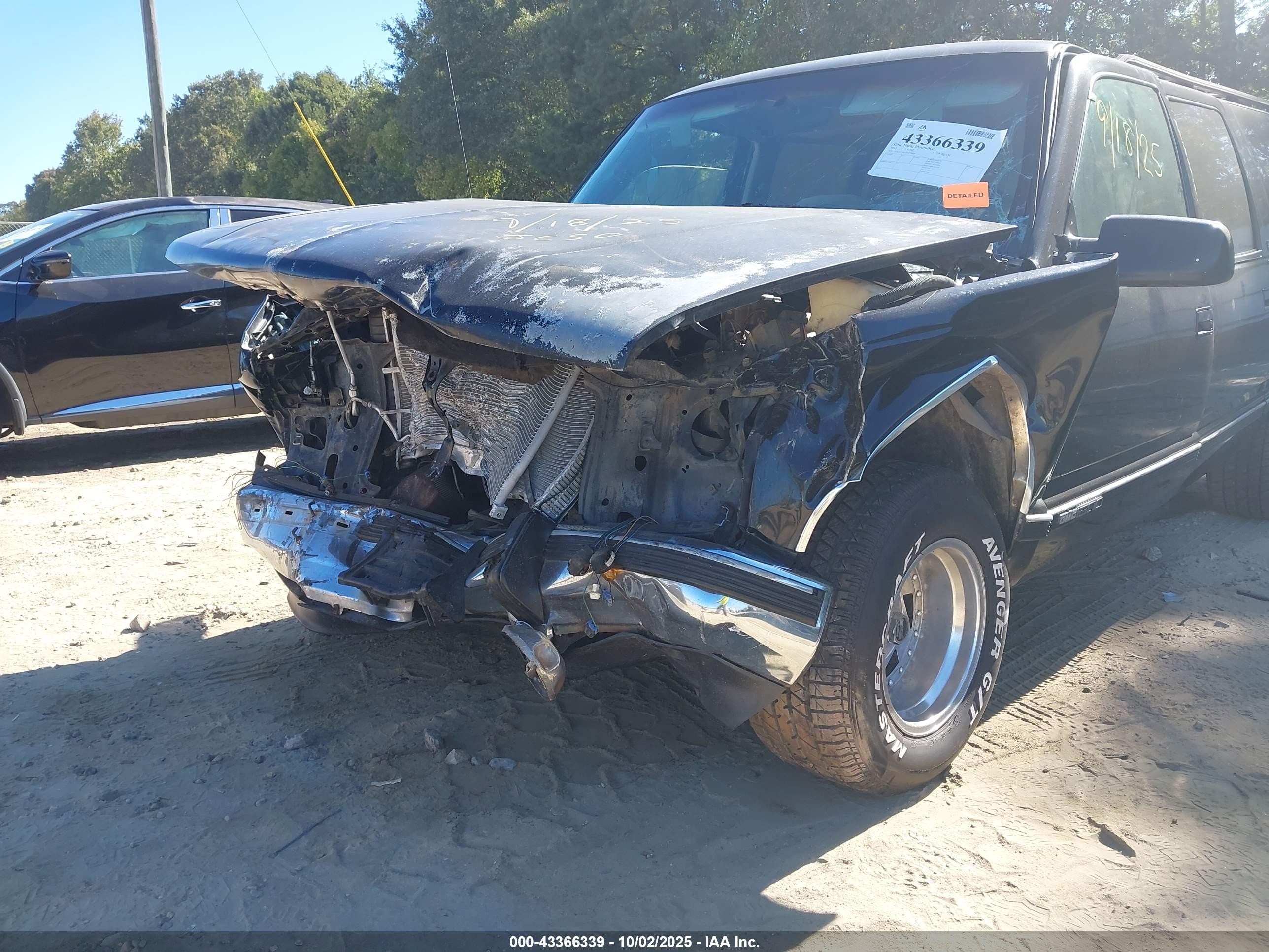 1992 Gmc Suburban C1500 Black vin: 1GKEC16K5NJ722470
