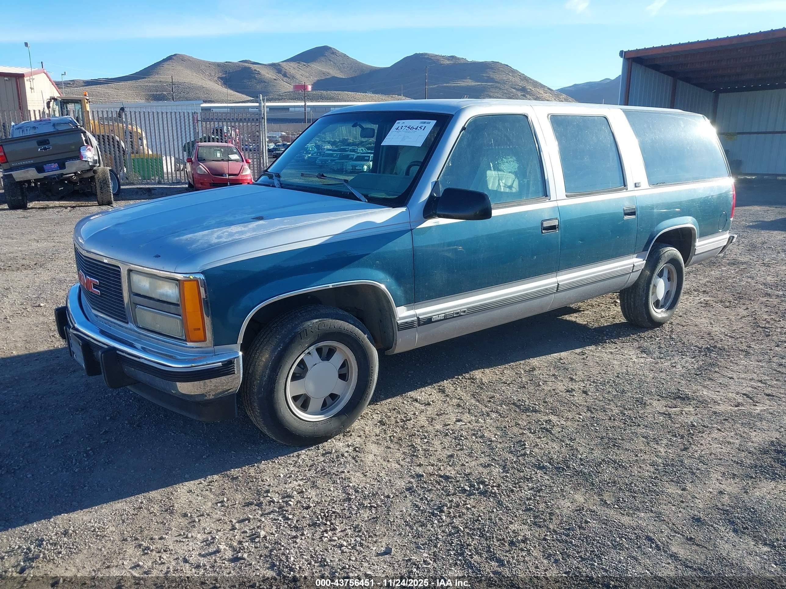 1993 Gmc Suburban C1500 Gray vin: 1GKEC16K5PJ705896