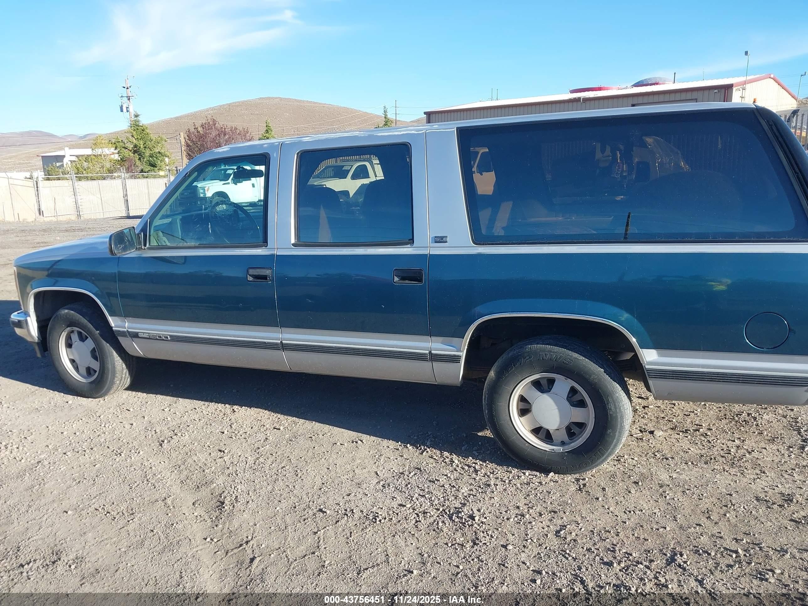 1993 Gmc Suburban C1500 Gray vin: 1GKEC16K5PJ705896