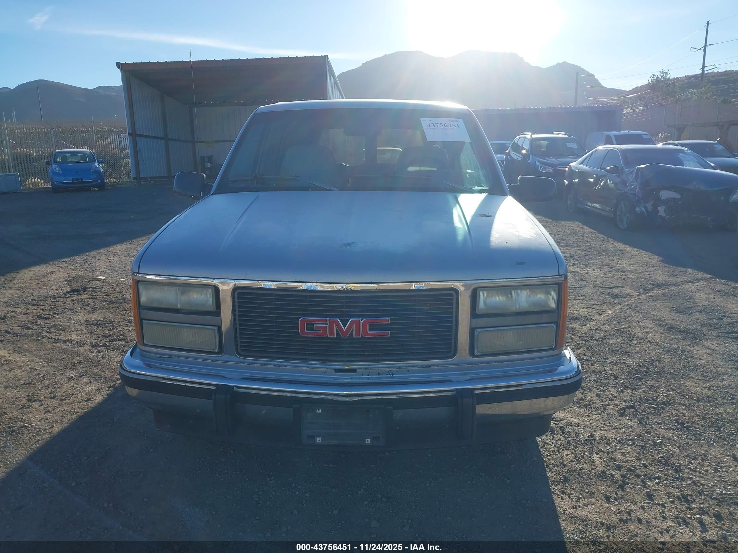 1993 Gmc Suburban C1500 Gray vin: 1GKEC16K5PJ705896