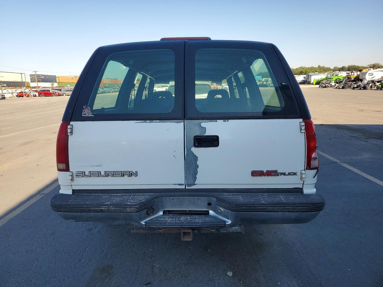 1994 Gmc Suburban C1500 White vin: 1GKEC16K5RJ703455