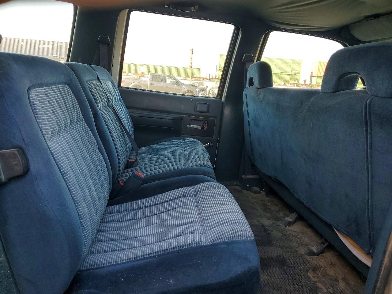 1994 Gmc Suburban C1500 White vin: 1GKEC16K5RJ703455