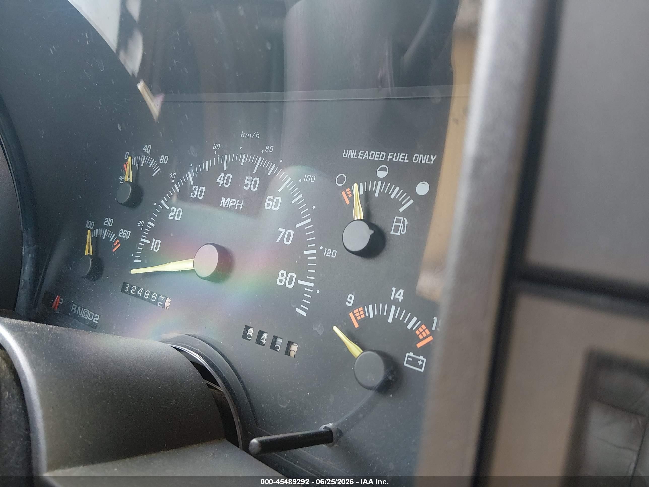 1994 Gmc Suburban C1500 Beige vin: 1GKEC16K8RJ770745