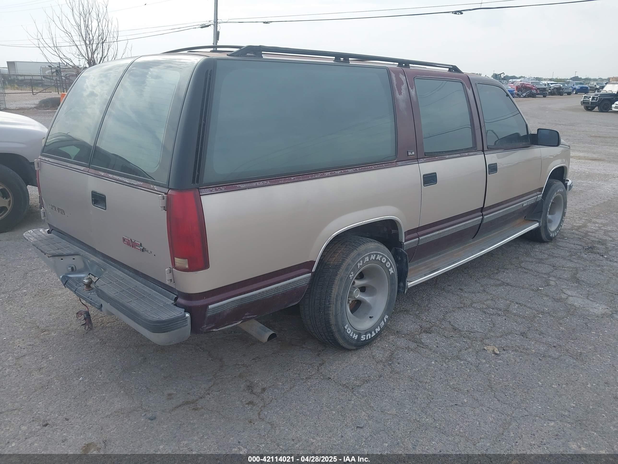 1993 Gmc Suburban C1500 Maroon vin: 1GKEC16KXPJ734150