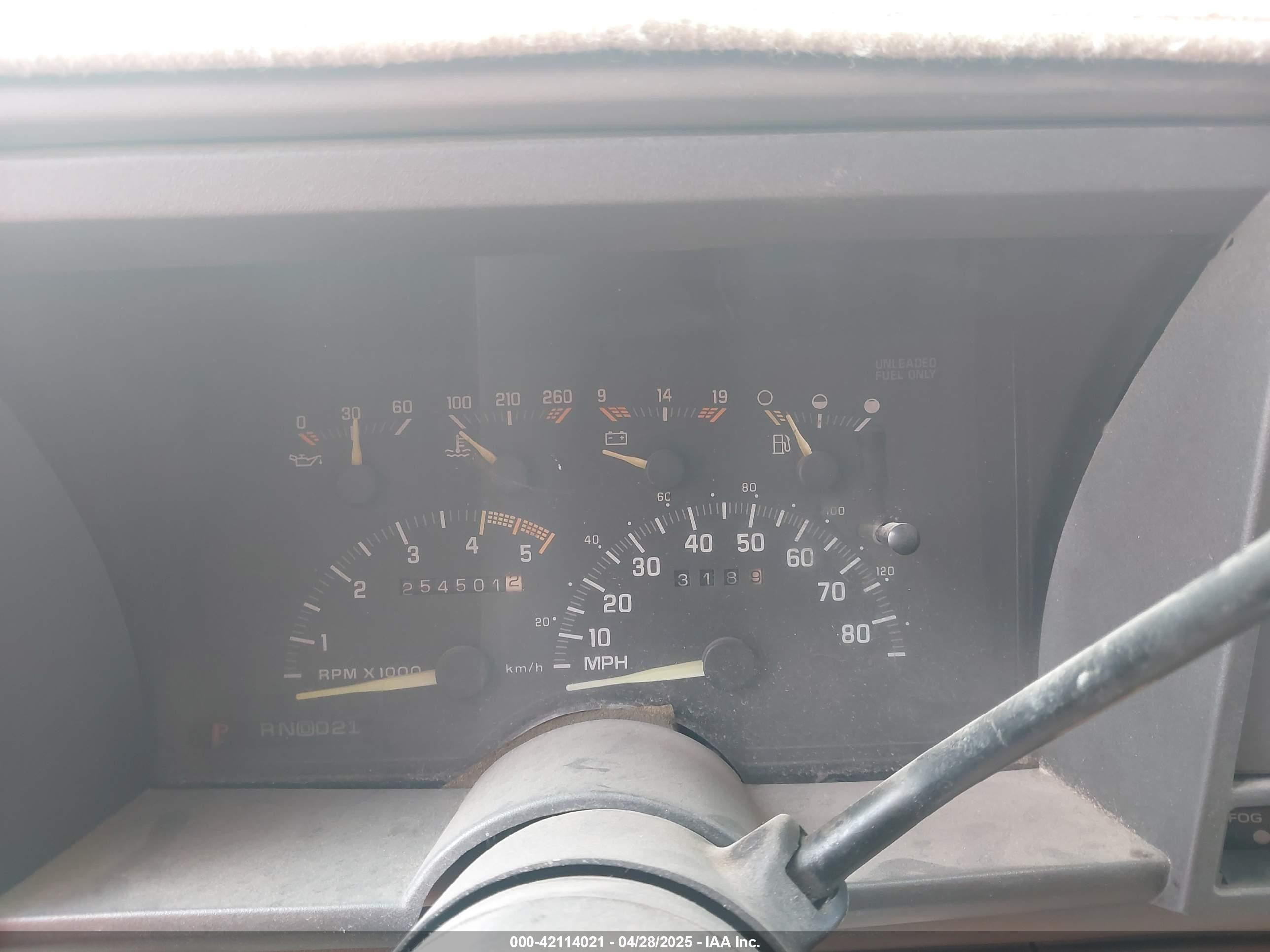 1993 Gmc Suburban C1500 Maroon vin: 1GKEC16KXPJ734150