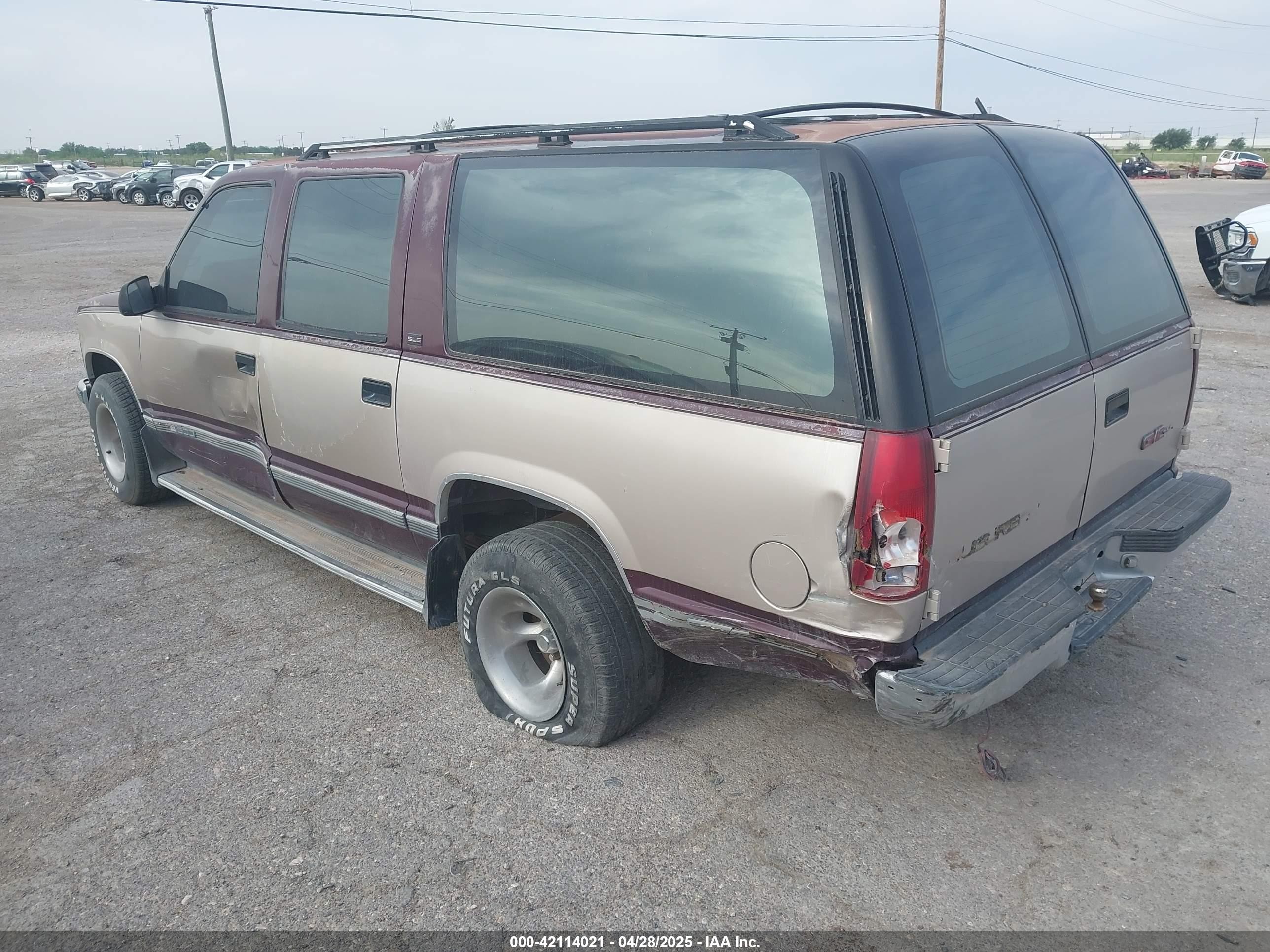 1993 Gmc Suburban C1500 Maroon vin: 1GKEC16KXPJ734150