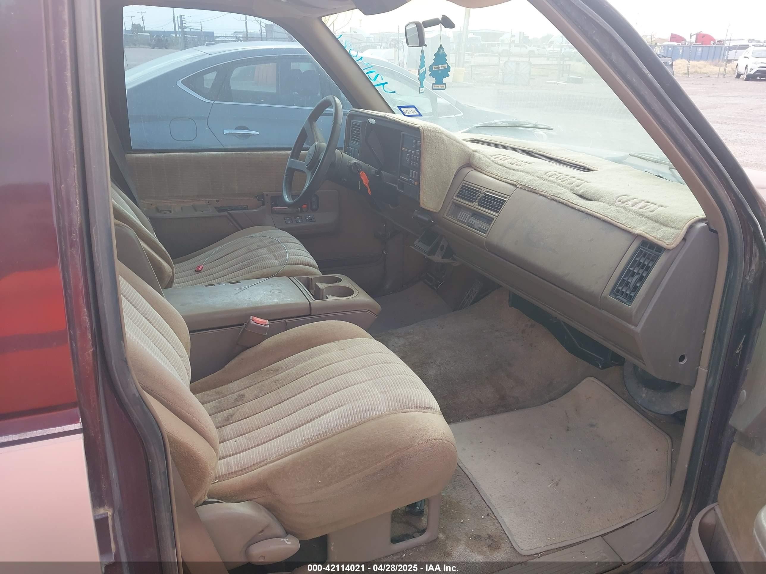 1993 Gmc Suburban C1500 Maroon vin: 1GKEC16KXPJ734150