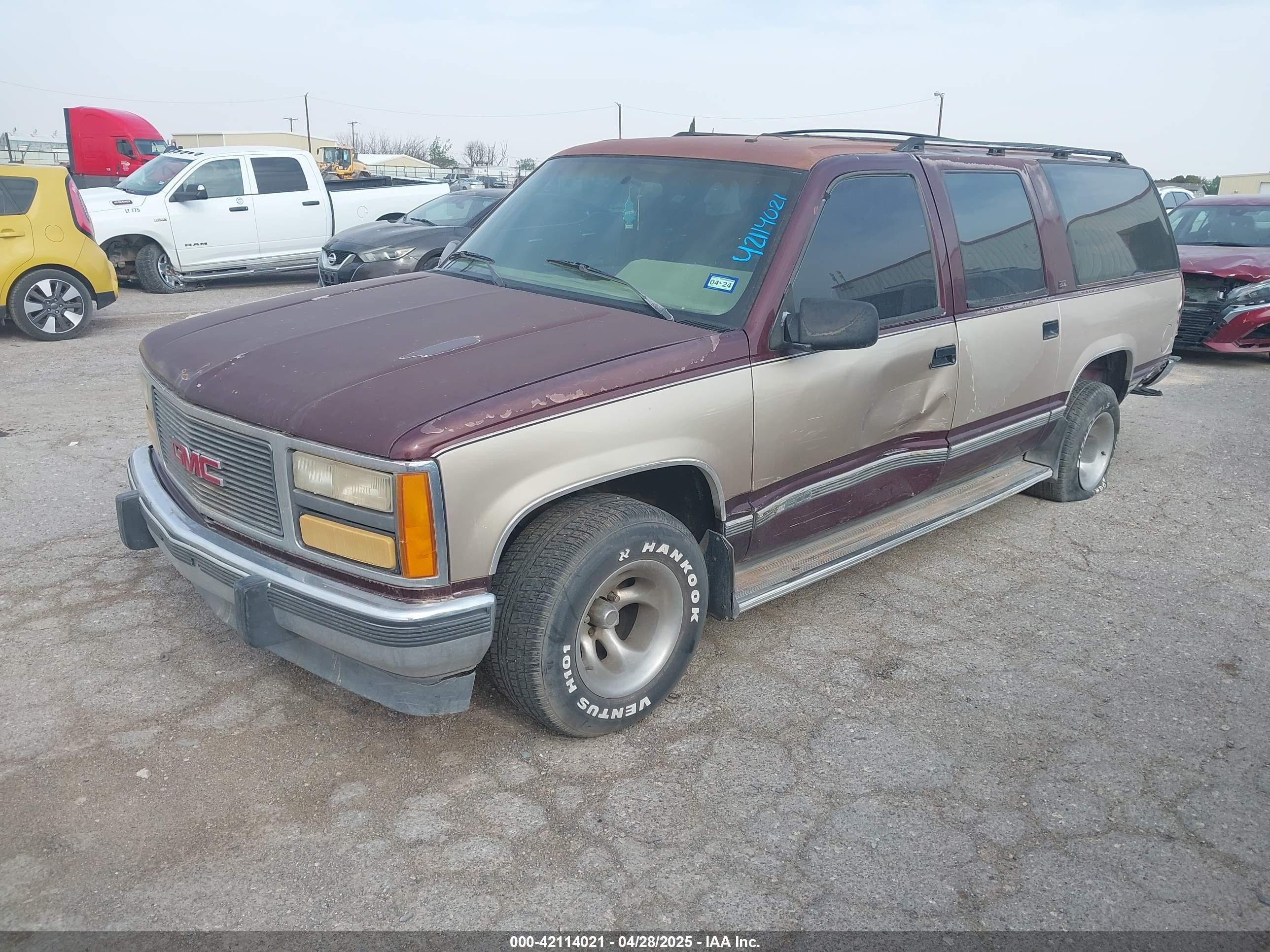 1993 Gmc Suburban C1500 Maroon vin: 1GKEC16KXPJ734150