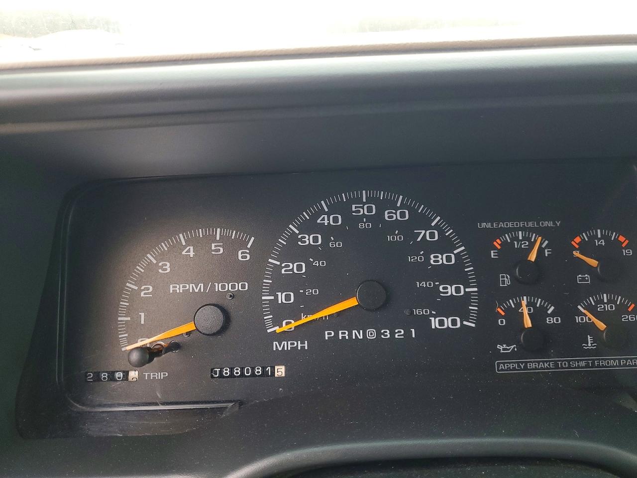 1998 Gmc Suburban C1500 Maroon vin: 1GKEC16R0WJ726781