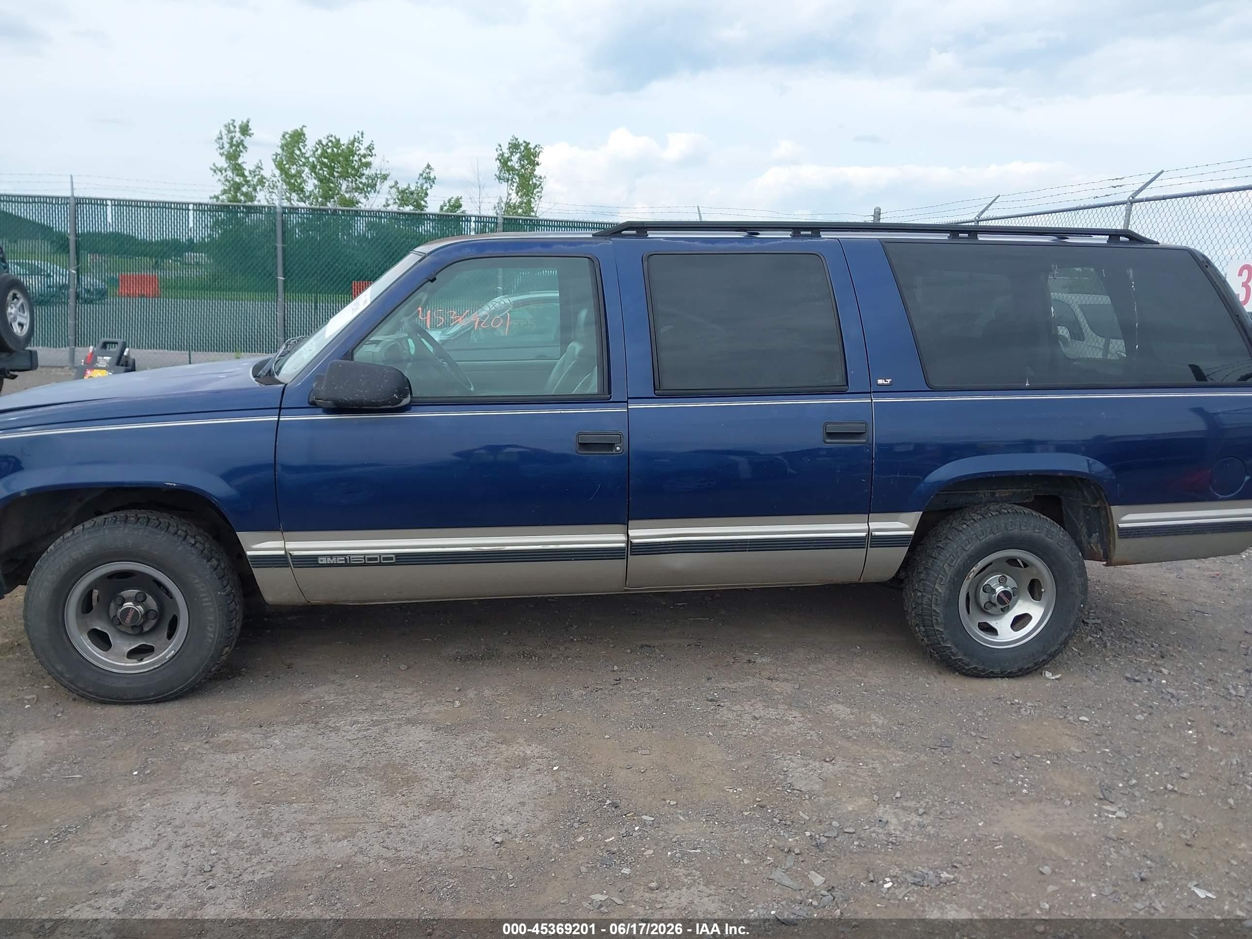 1999 Gmc Suburban Slt Gm Buypower Blue vin: 1GKEC16R0XJ739032