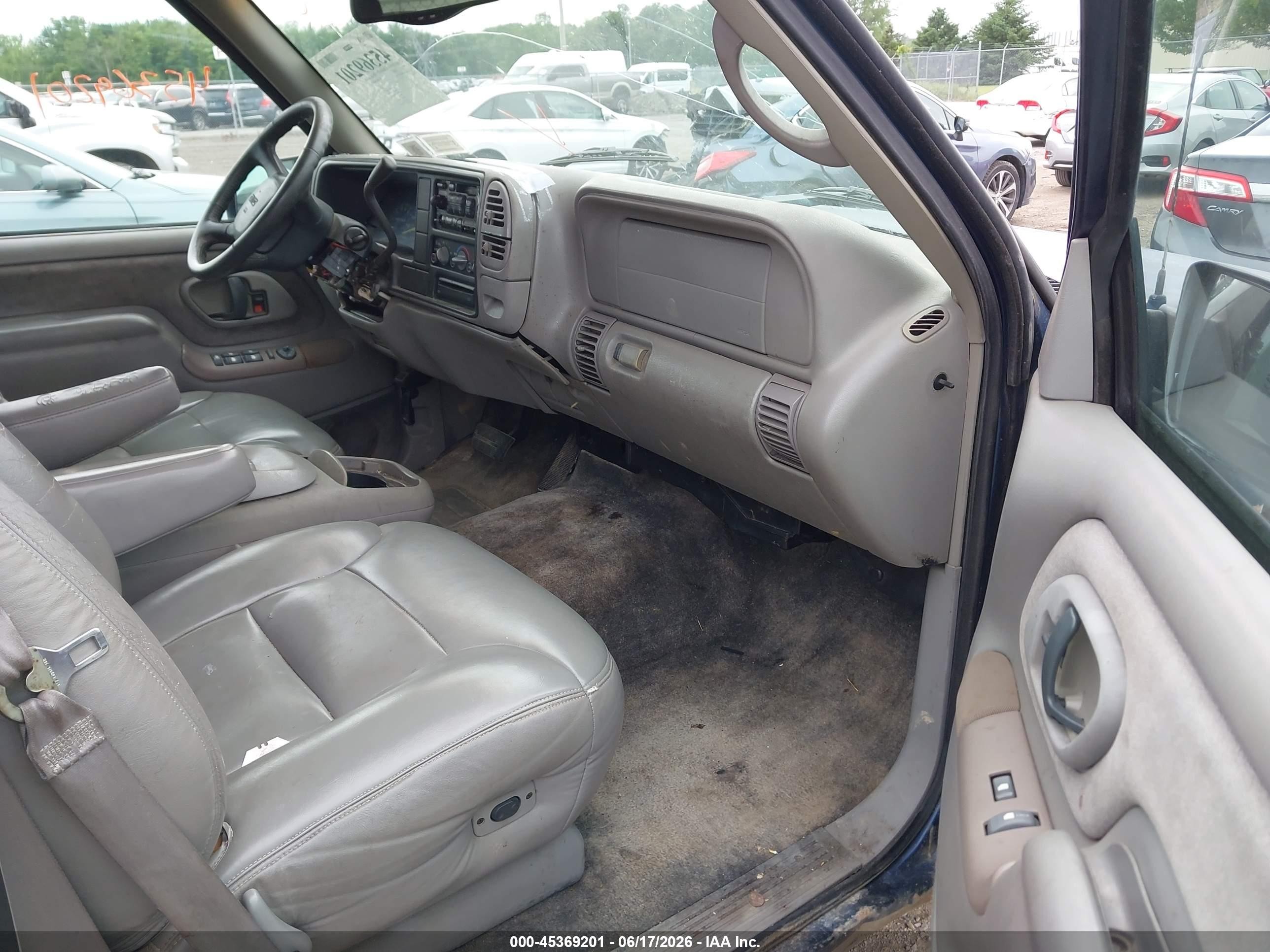 1999 Gmc Suburban Slt Gm Buypower Blue vin: 1GKEC16R0XJ739032