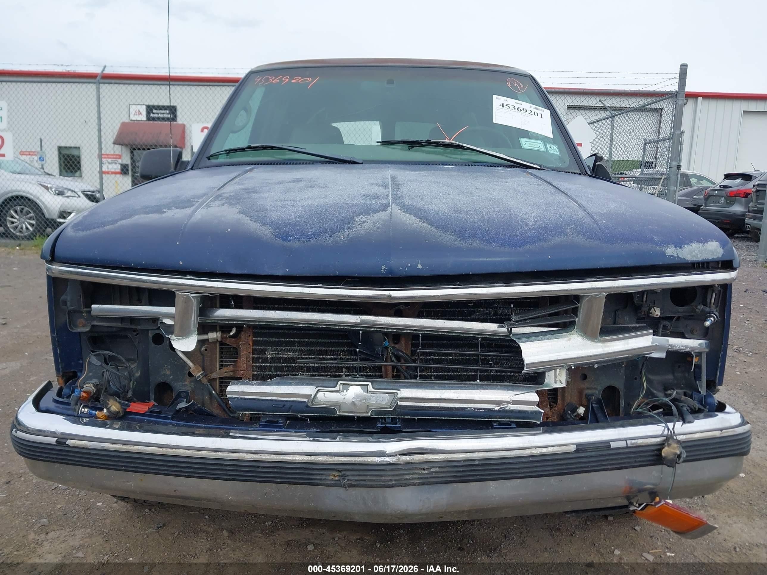 1999 Gmc Suburban Slt Gm Buypower Blue vin: 1GKEC16R0XJ739032