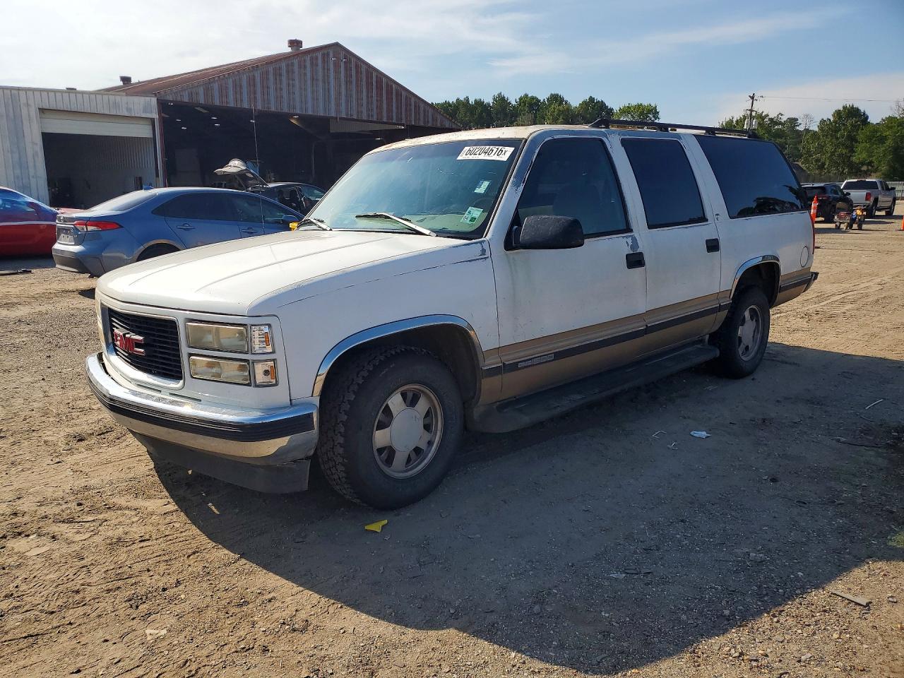1999 Gmc Suburban C1500 White vin: 1GKEC16R5XJ751208
