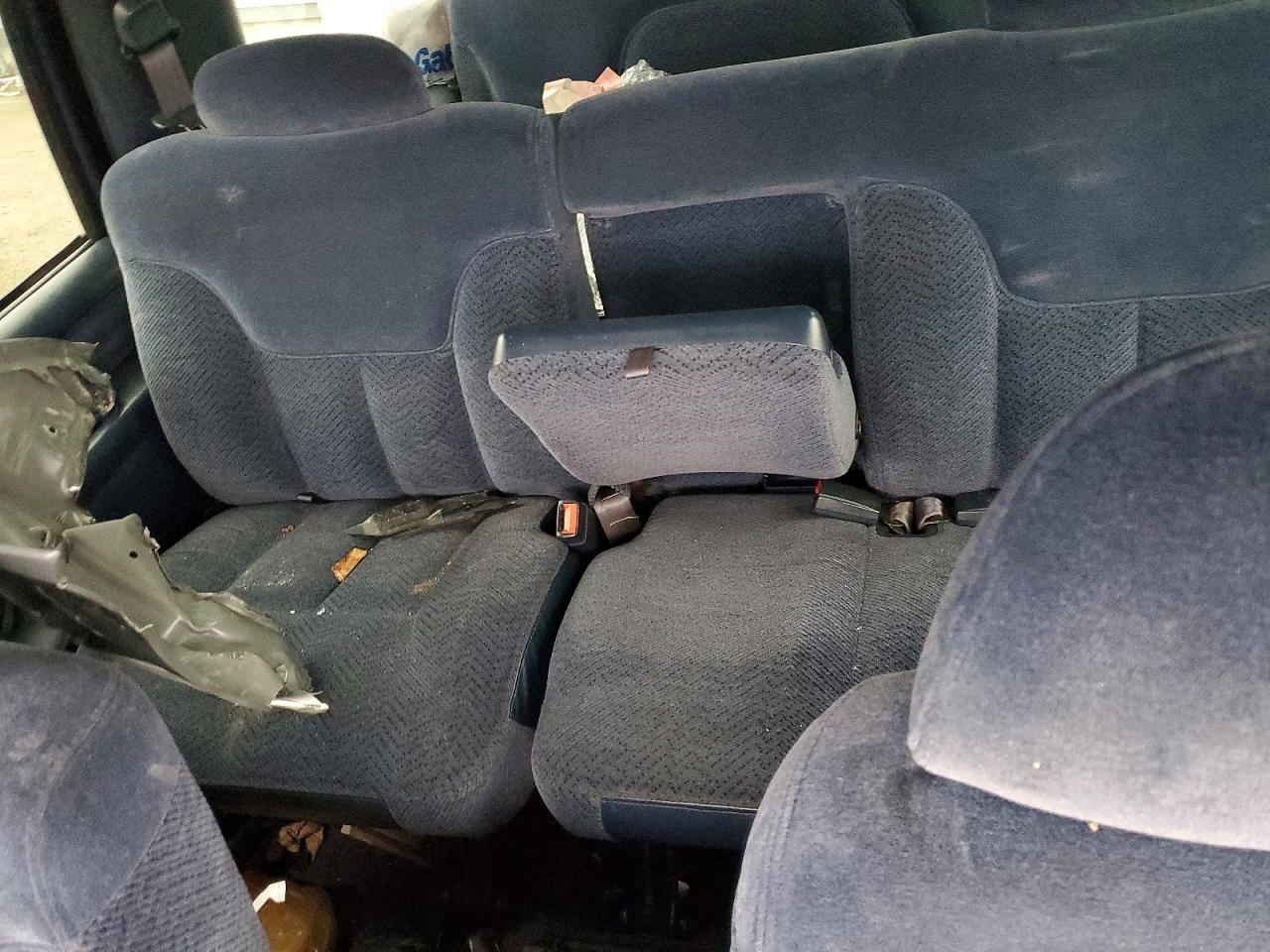 1997 Chev Suburban C1500 Blue vin: 1GKEC16R9VJ743626