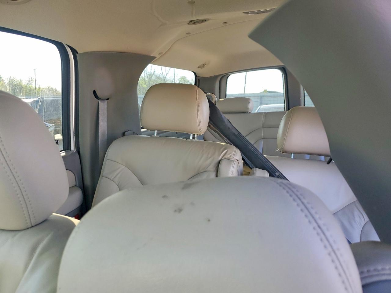 2001 Gmc Yukon Xl C1500 White vin: 1GKEC16T21J159607