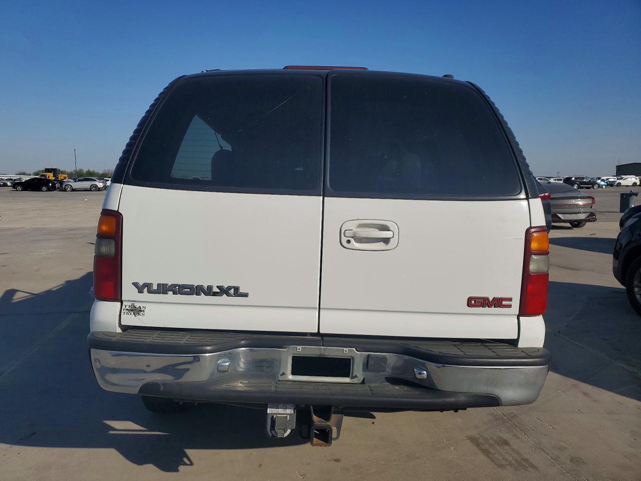 2001 Gmc Yukon Xl C1500 White vin: 1GKEC16T21J159607
