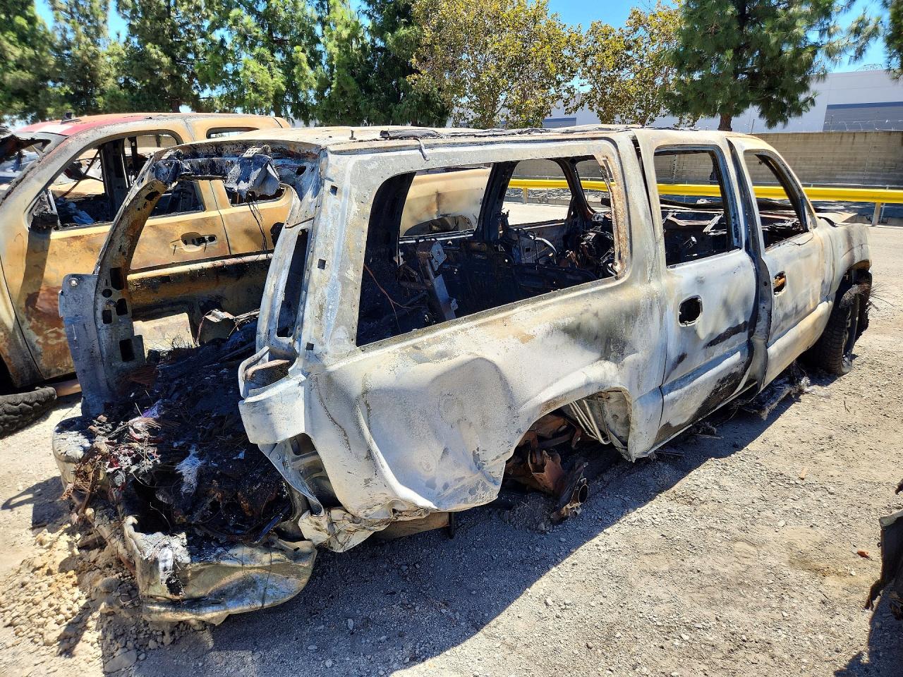 2003 Gmc Yukon Xl C1500 Burn vin: 1GKEC16T83J244213