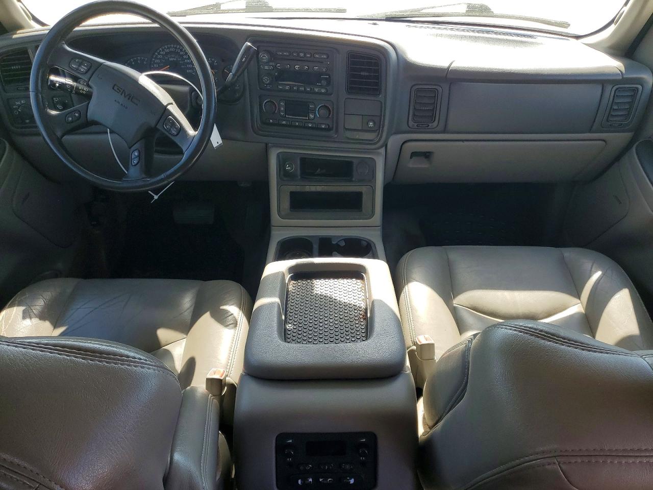 2004 Gmc Yukon Xl C1500 White vin: 1GKEC16TX4J284262