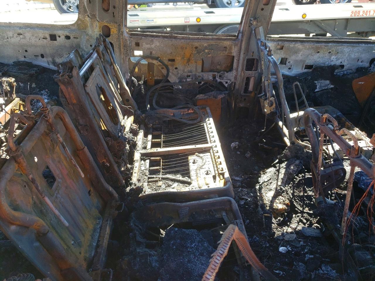 2005 Gmc Yukon Xl C1500 Burn vin: 1GKEC16Z65J179790