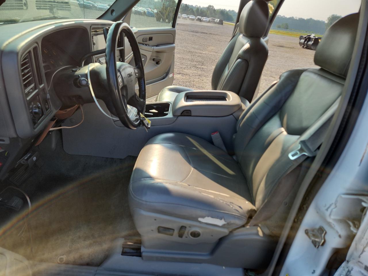 2006 Gmc Yukon Xl C1500 White vin: 1GKEC16Z86J142189