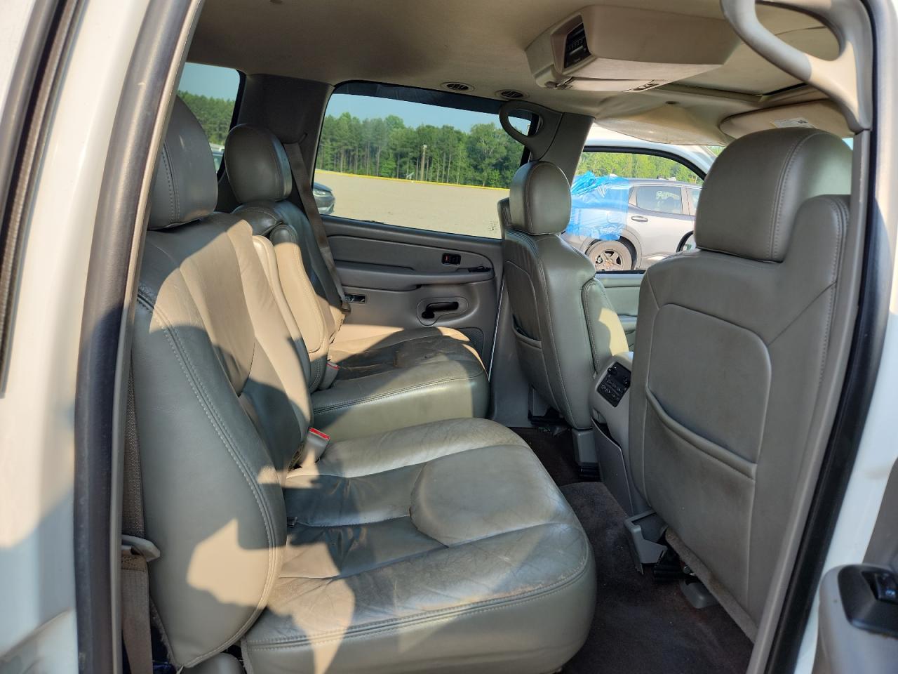 2006 Gmc Yukon Xl C1500 White vin: 1GKEC16Z86J142189